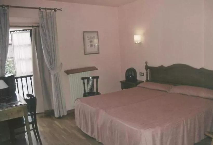 فندق La Casona De Jovellanos