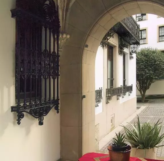 호텔 Palacio Arias