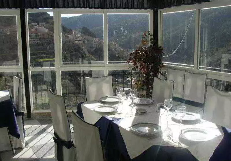 فندق ريفى Restaurante Felipe Ii