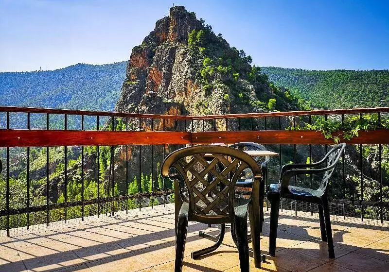 فندق ريفى Restaurante Felipe Ii