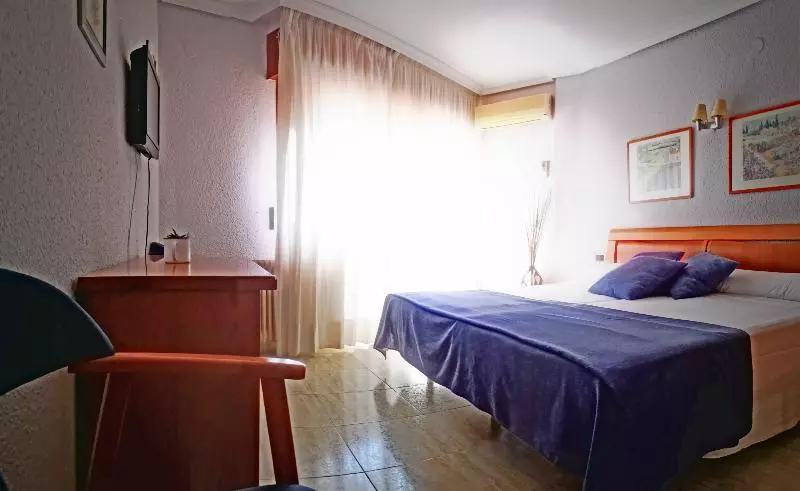 فندق ريفى Restaurante Felipe Ii