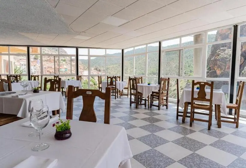 田舎風ホテル Restaurante Felipe Ii