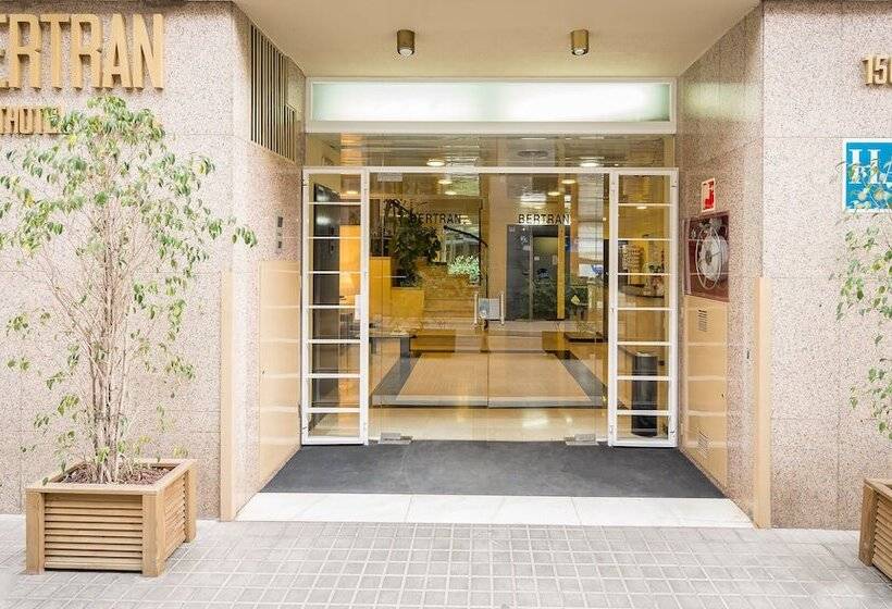 Aparthotel Bertrán