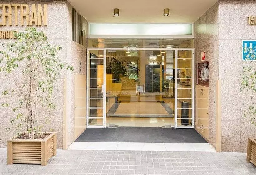 Aparthotel Bertrán