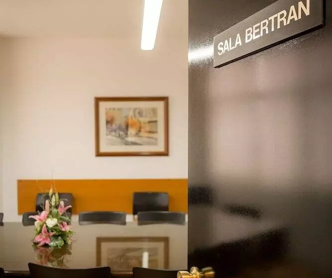 Aparthotel Bertrán