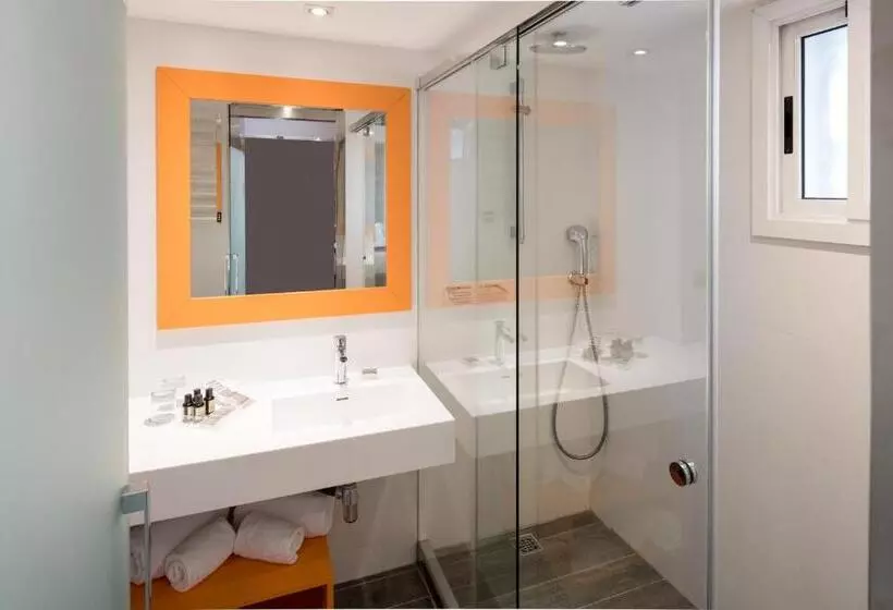 Отель Catalonia Mikado