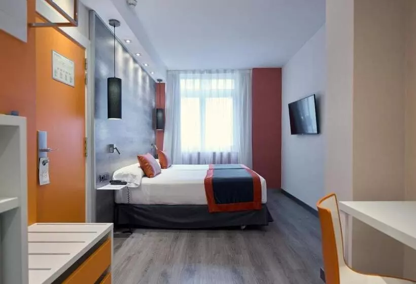 Отель Catalonia Mikado