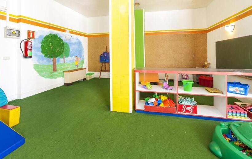 هتل Globales Almirante Farragut