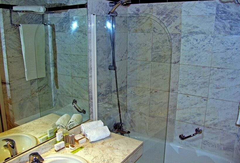 هتل Ginosi Pedralbes