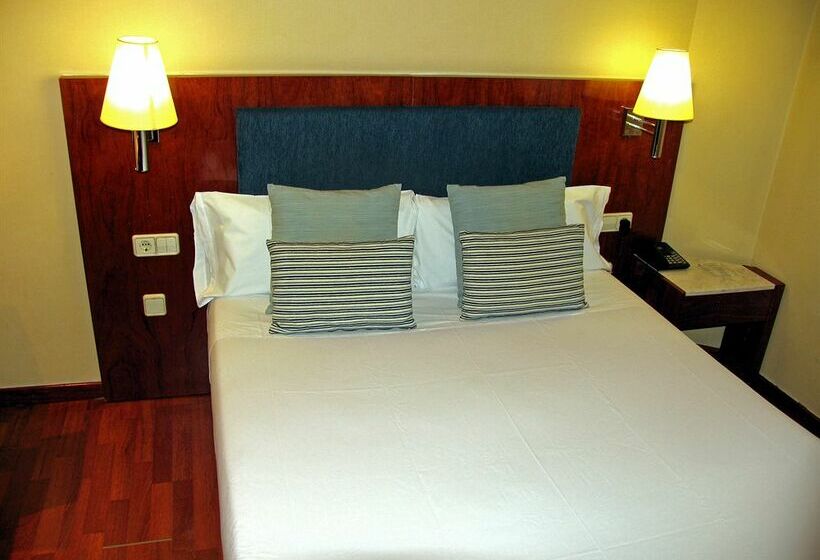 هتل Ginosi Pedralbes