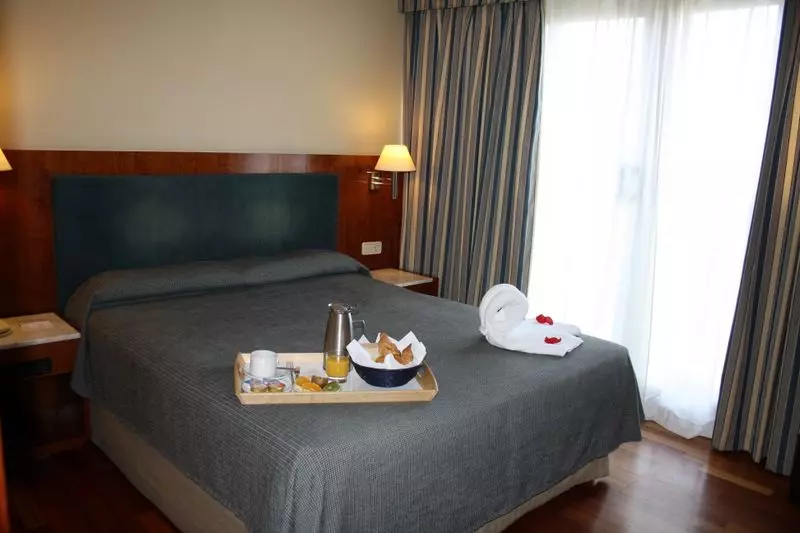 Отель Ginosi Pedralbes