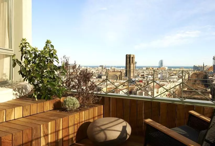 Отель Le Méridien Barcelona