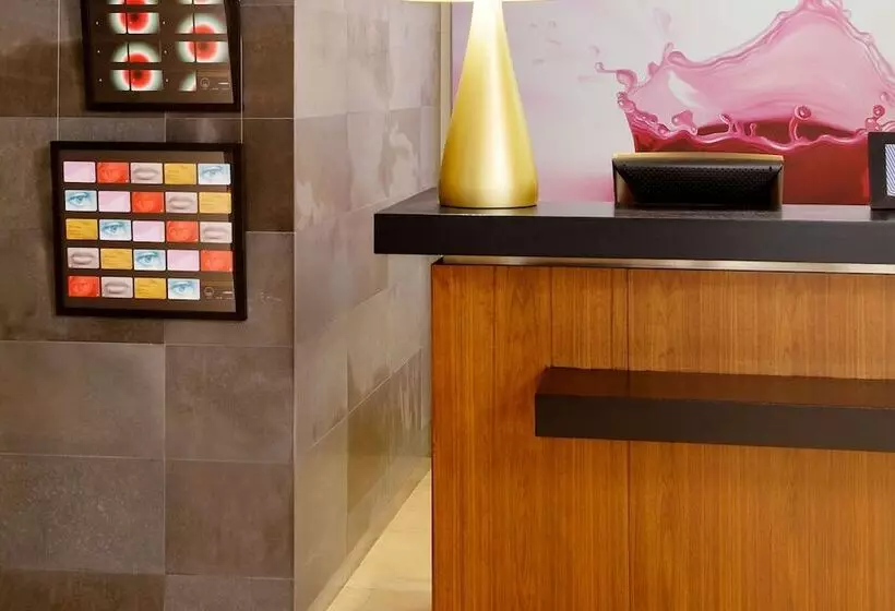 Отель Le Méridien Barcelona