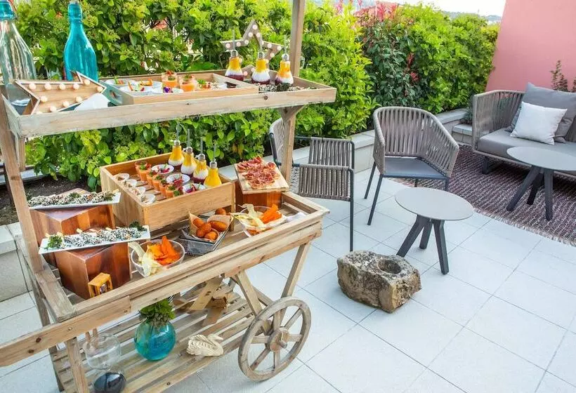 Отель Le Méridien Barcelona