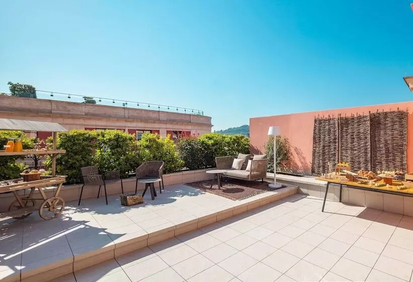 Отель Le Méridien Barcelona