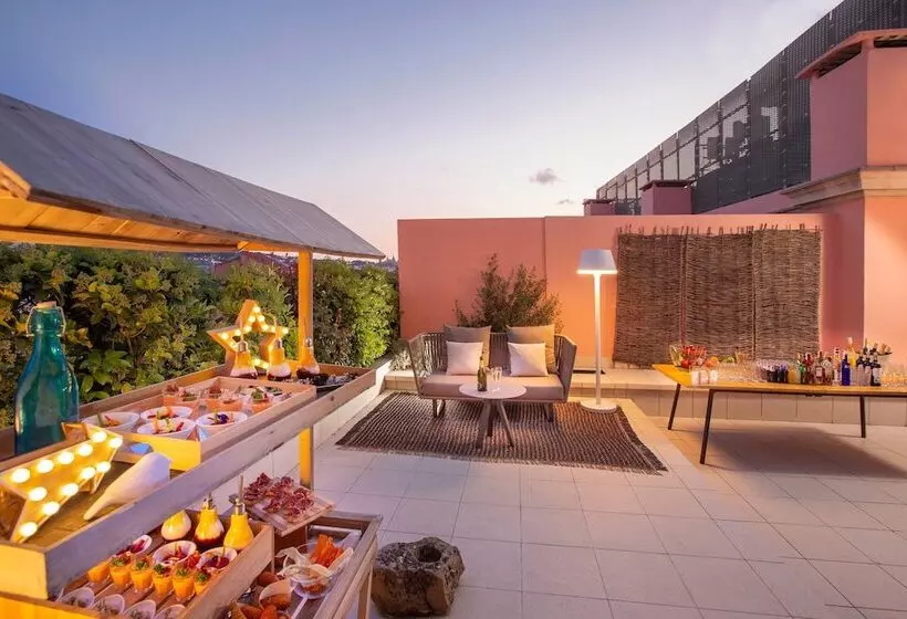 Отель Le Méridien Barcelona