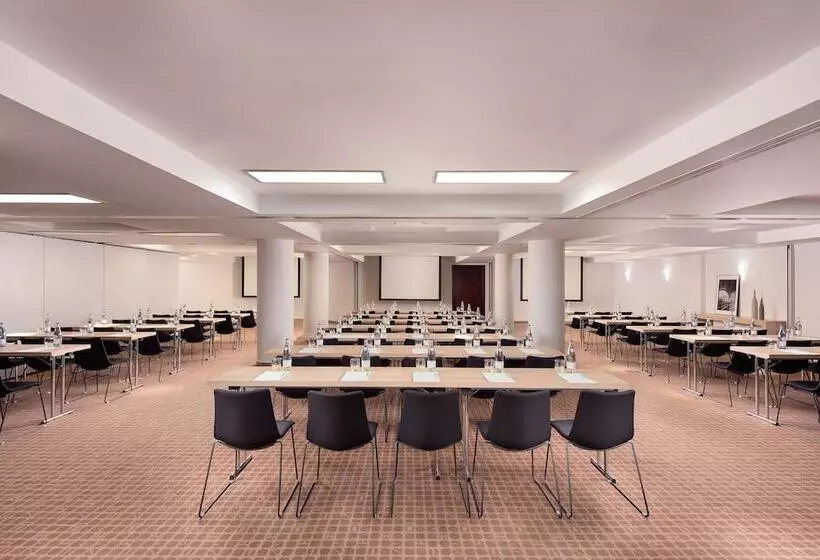 Отель Le Méridien Barcelona