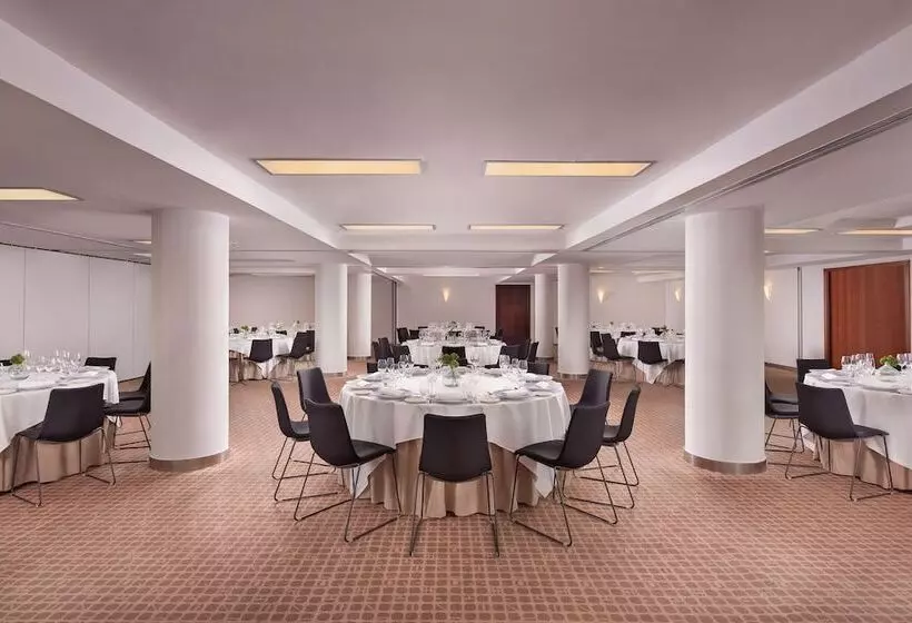 Отель Le Méridien Barcelona