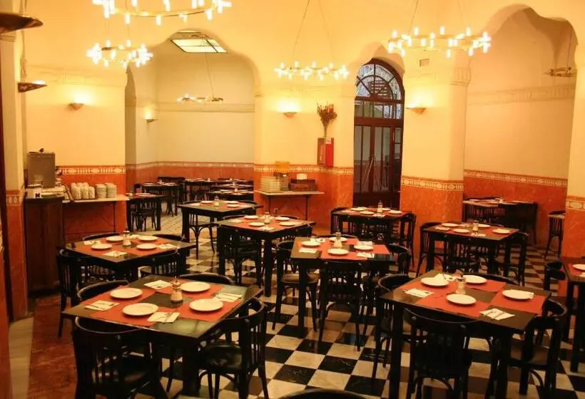 Отель Peninsular