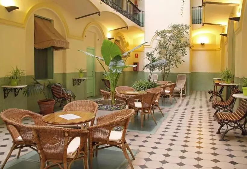 Отель Peninsular