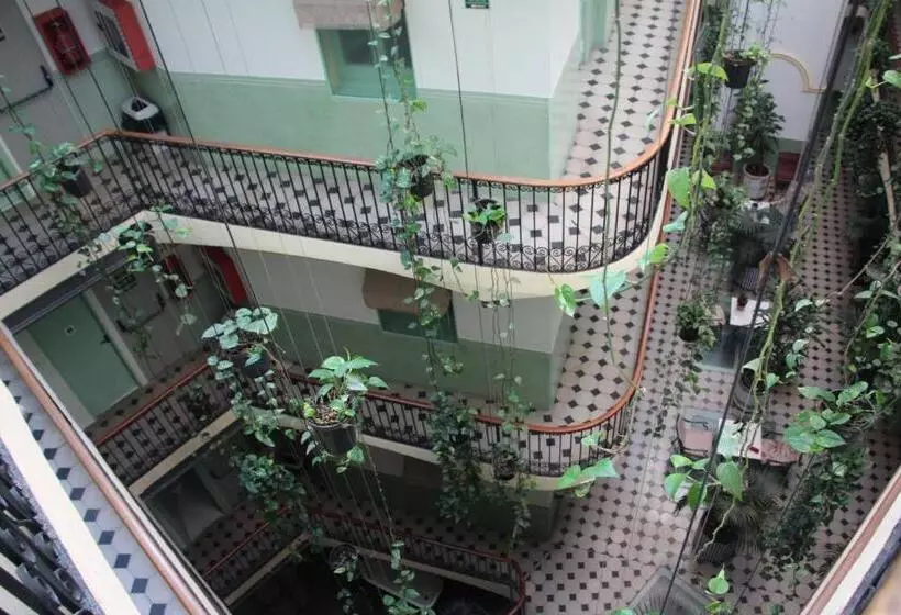 Отель Peninsular