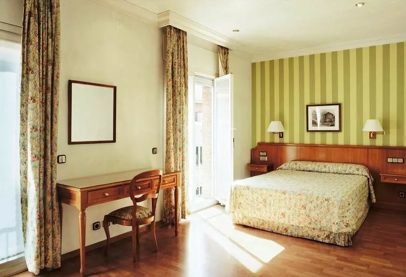 Отель Regencia Colón