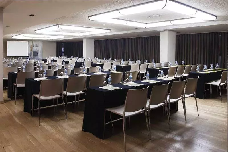 Отель Silken Ramblas