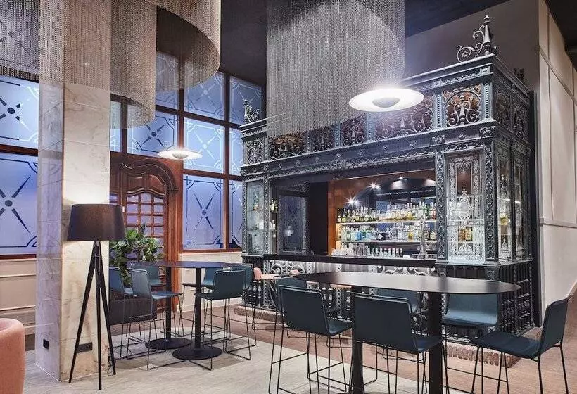 Отель Silken Ramblas