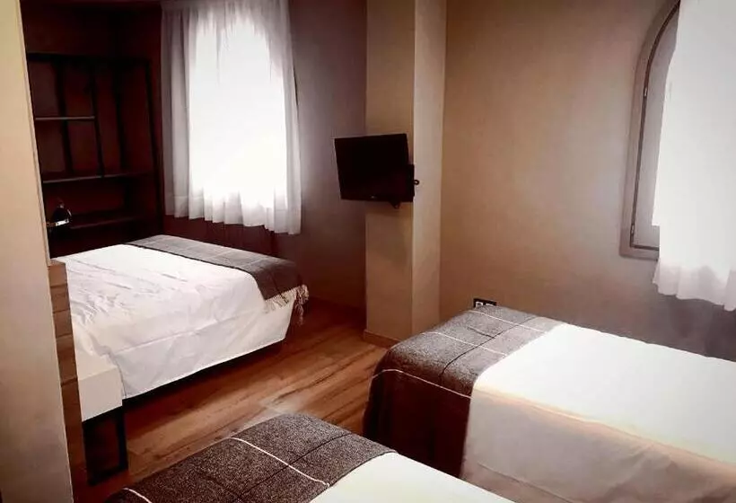 هتل Torres Manlleu