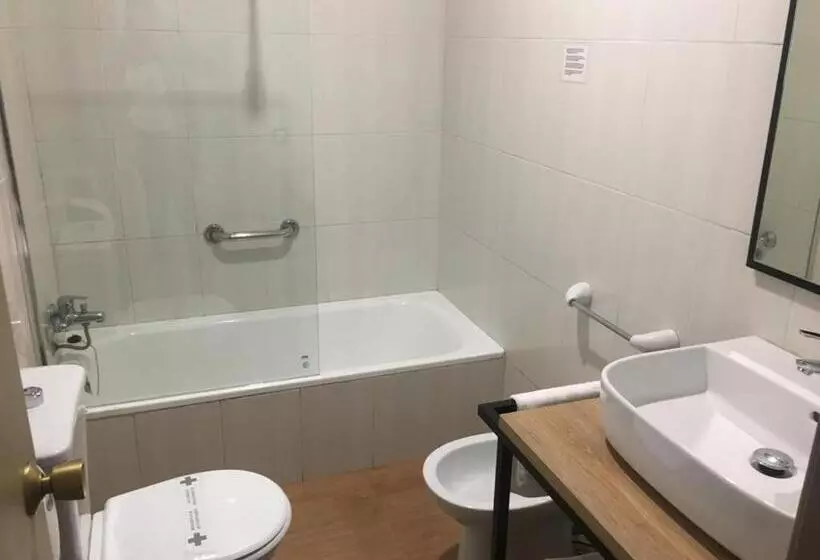 هتل Torres Manlleu