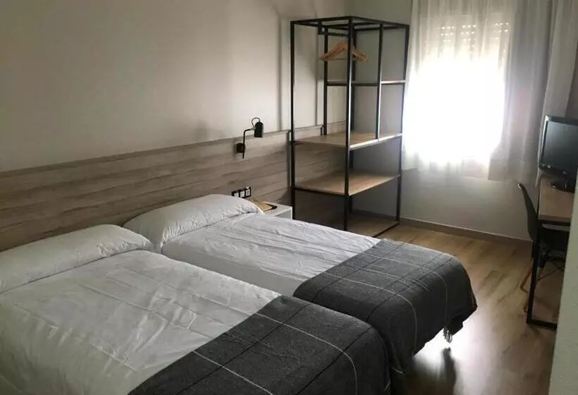 هتل Torres Manlleu