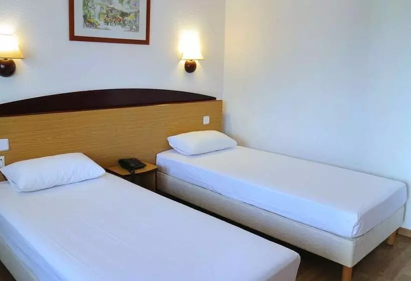 בית מלון כפרי Travelodge Barcelona del Vallès