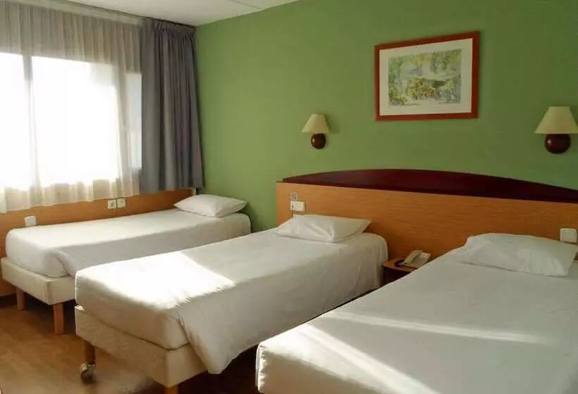 בית מלון כפרי Travelodge Barcelona del Vallès