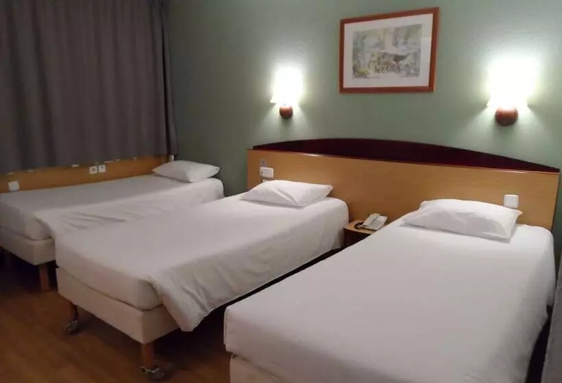 בית מלון כפרי Travelodge Barcelona del Vallès