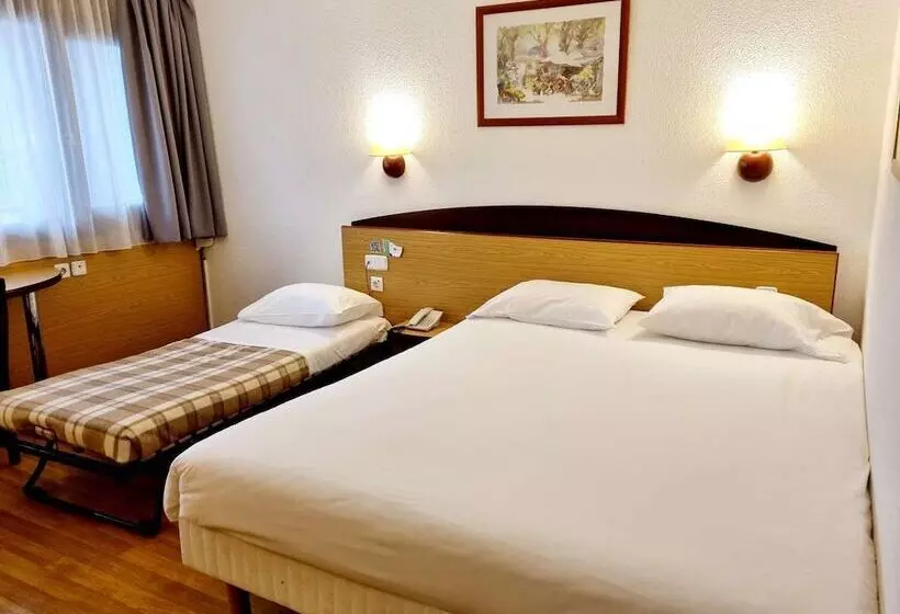 בית מלון כפרי Travelodge Barcelona del Vallès