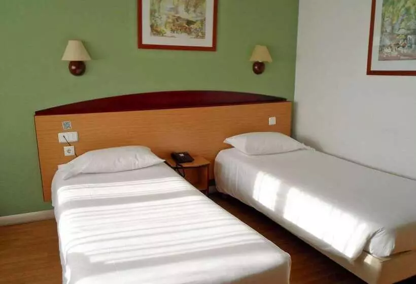 בית מלון כפרי Travelodge Barcelona del Vallès