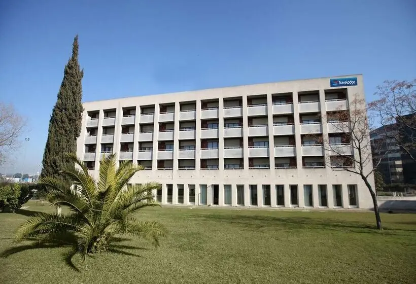 هتل Travelodge Barcelona del Vallès