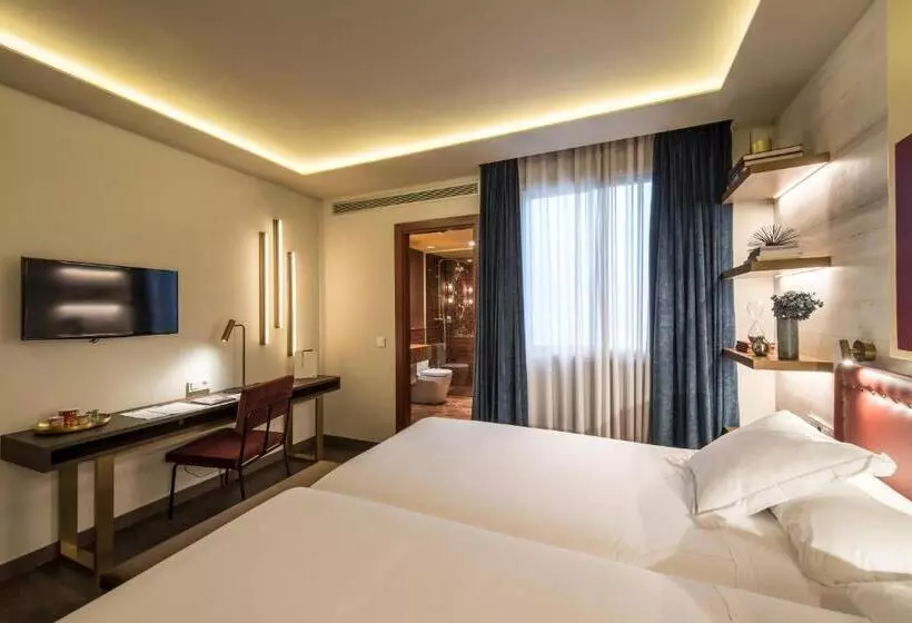 Отель Vincci Mae