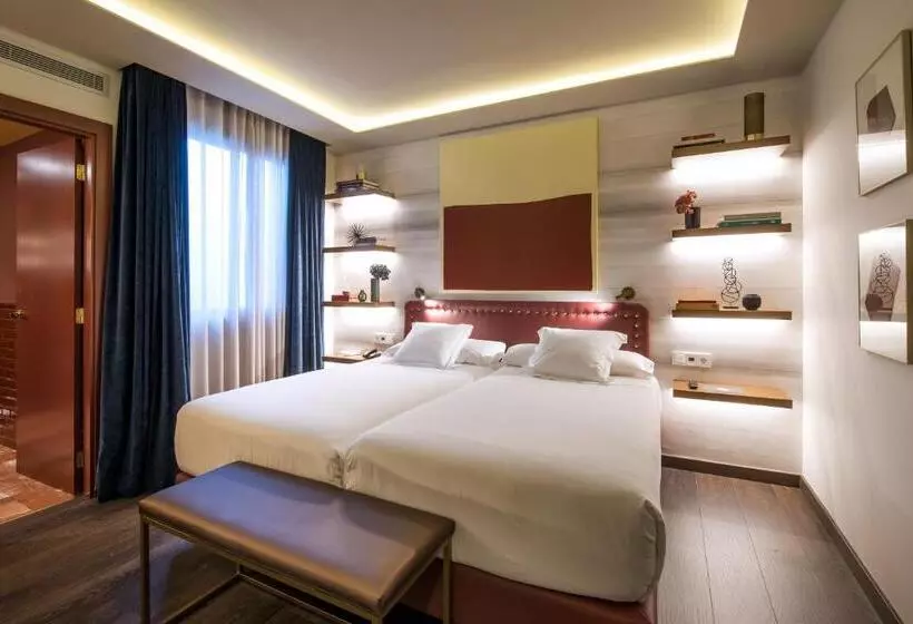 Отель Vincci Mae