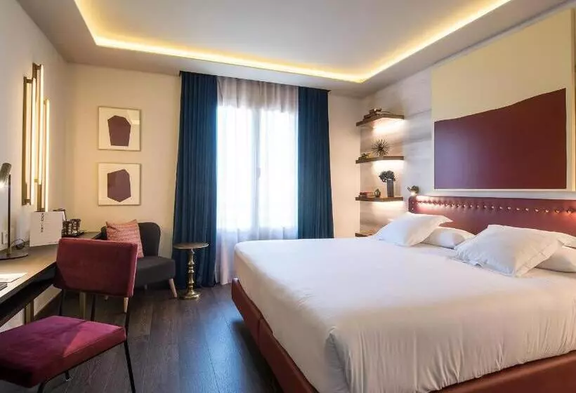 Отель Vincci Mae