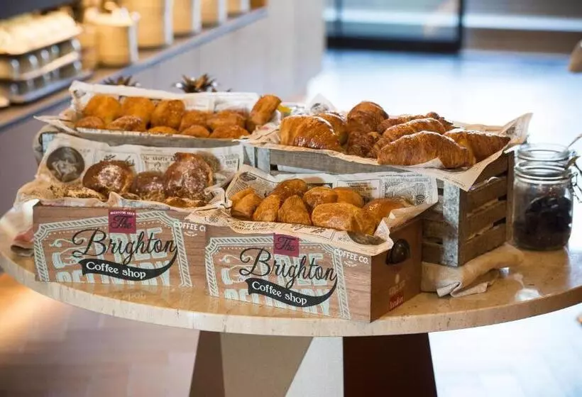 Отель Vincci Mae