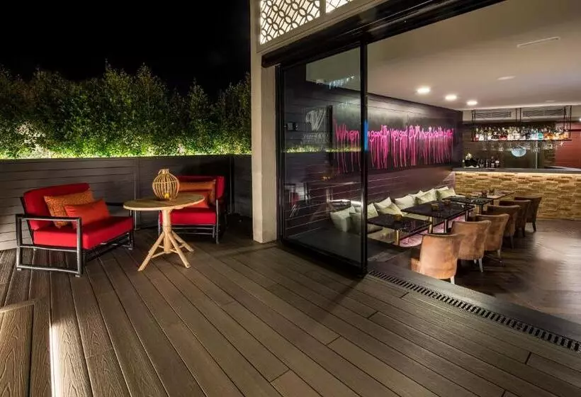 Отель Vincci Mae