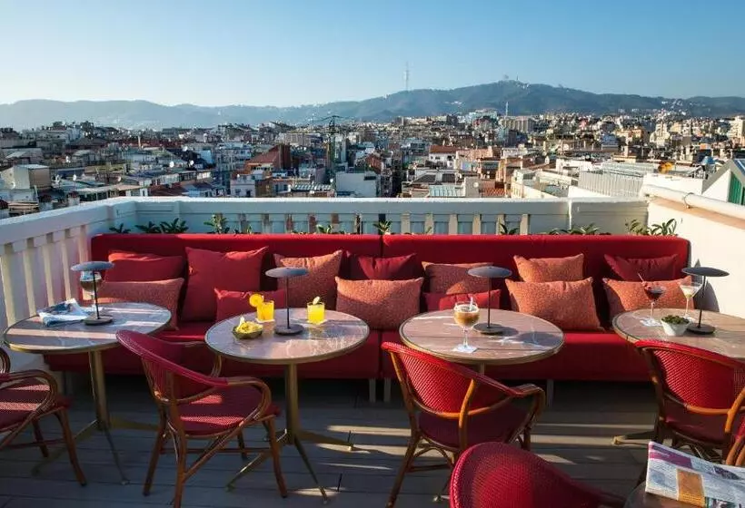 Отель Vincci Mae