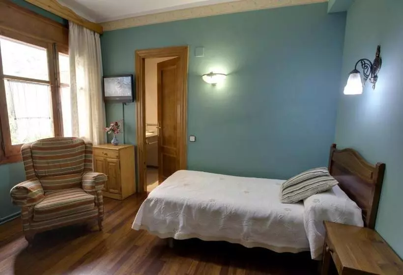 فندق Avenida Benasque