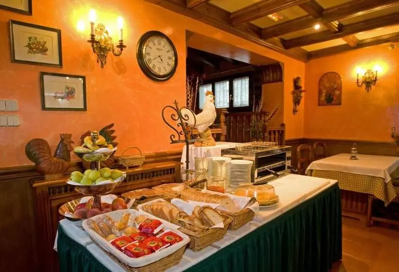 فندق Avenida Benasque