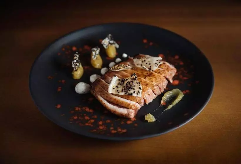 فندق Avenida Benasque