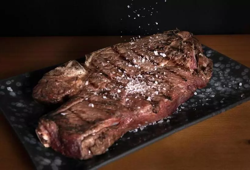 فندق Avenida Benasque