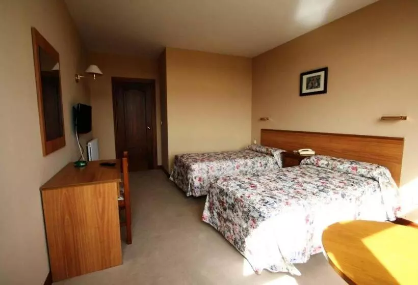 Hotel Dunas De Oyambre