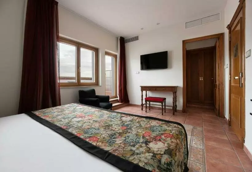 فندق Exe Alfonso Viii