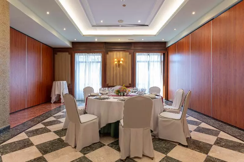 فندق Exe Alfonso Viii